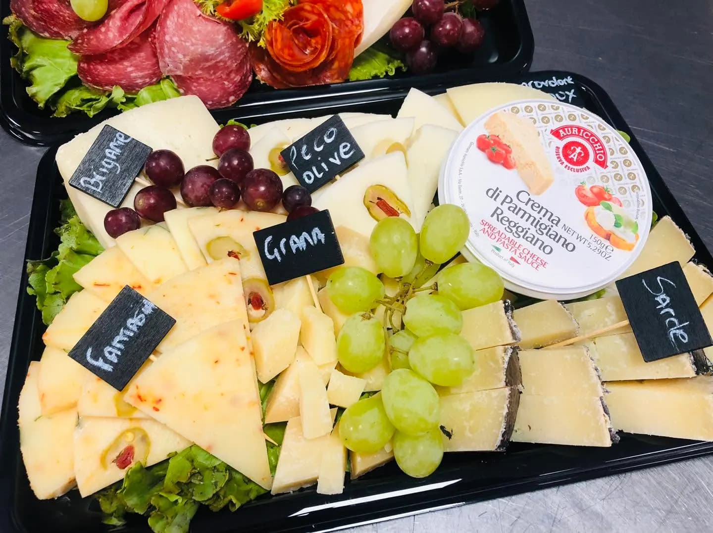 Plateau fromages, grana et raisin