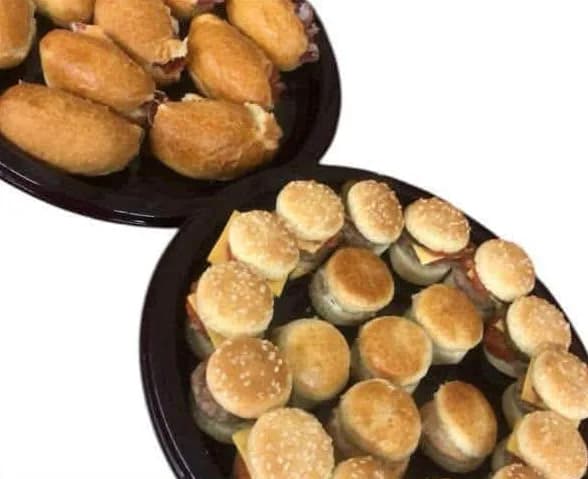 Navettes garnies et mini burgers